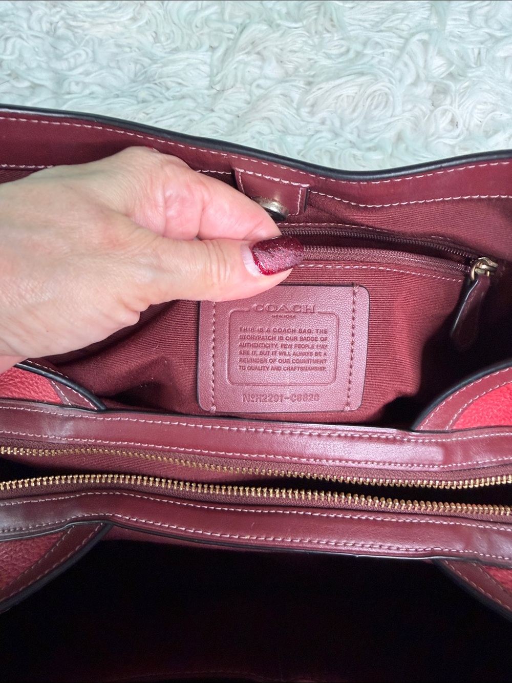 Coach Two-Tone Red Shoulder Bag with Gold Hardware - Picture 10 of 17